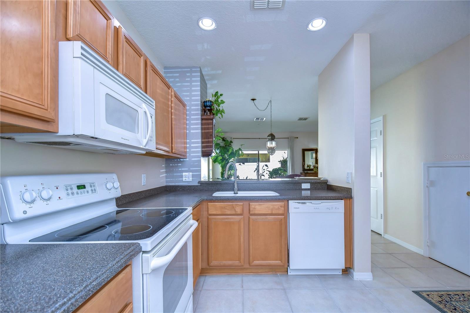 Image 6 of 42 For 8526 Brushleaf Way