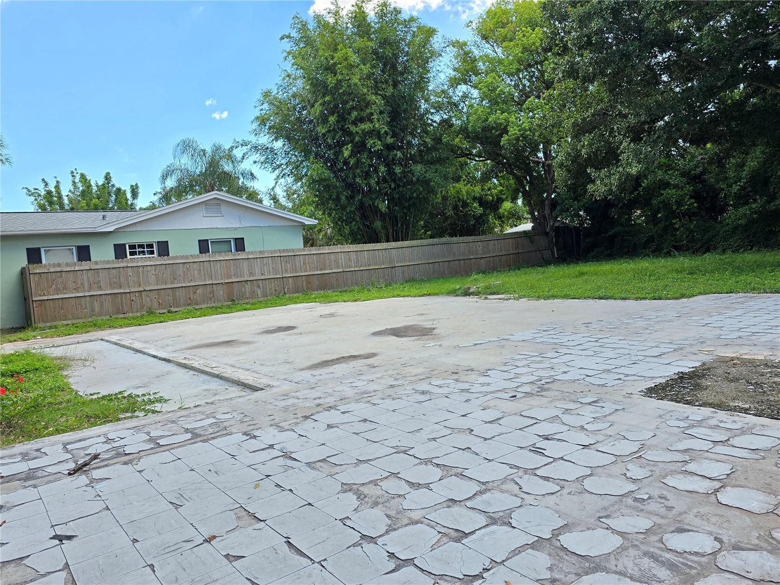 Image 6 of 22 For 18 Jupiter Avenue