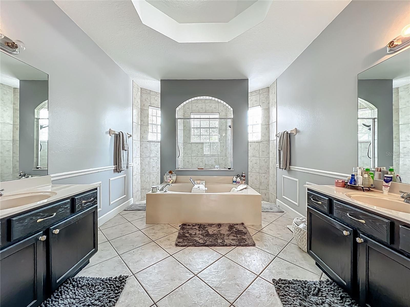 Image 37 of 78 For 1900 Cascades Cove Drive