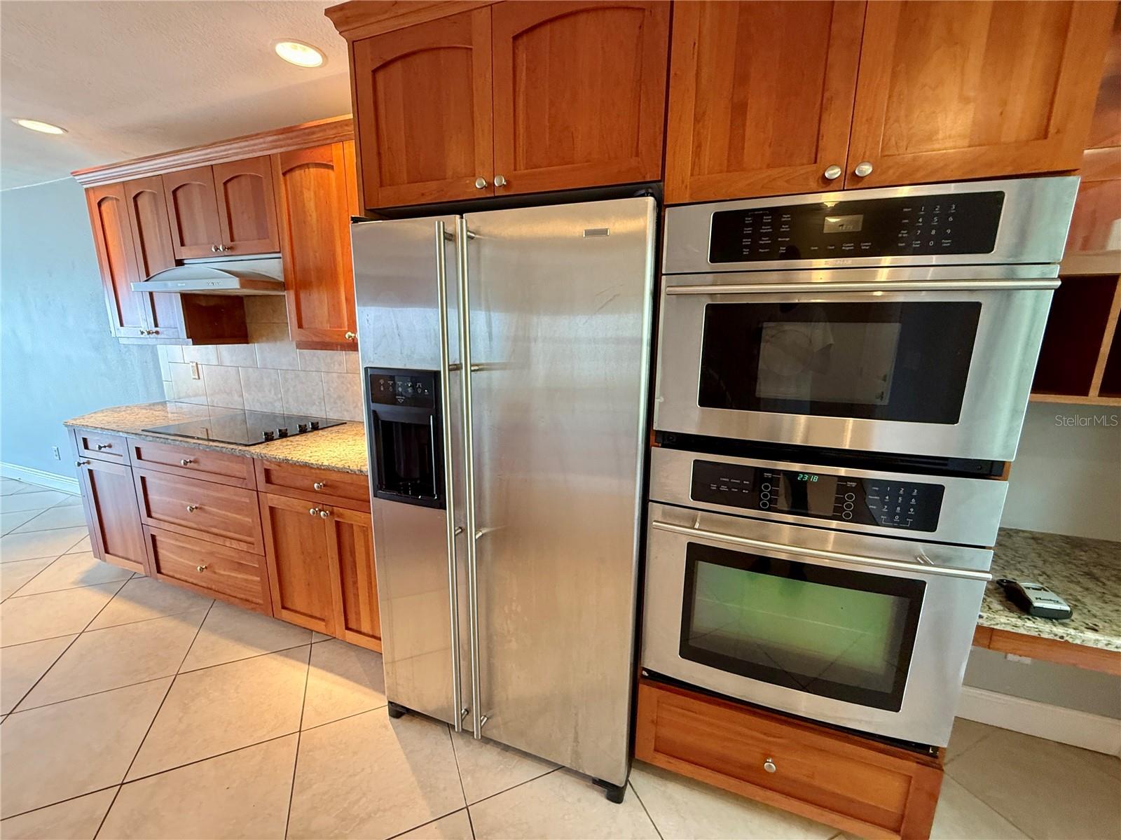 Image 4 of 31 For 5066 Coquina Key Drive Se