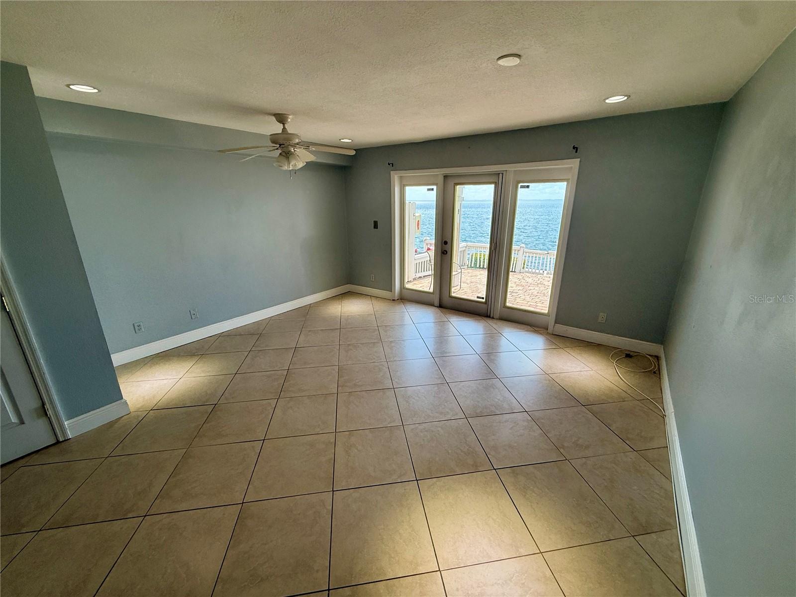 Image 6 of 31 For 5066 Coquina Key Drive Se