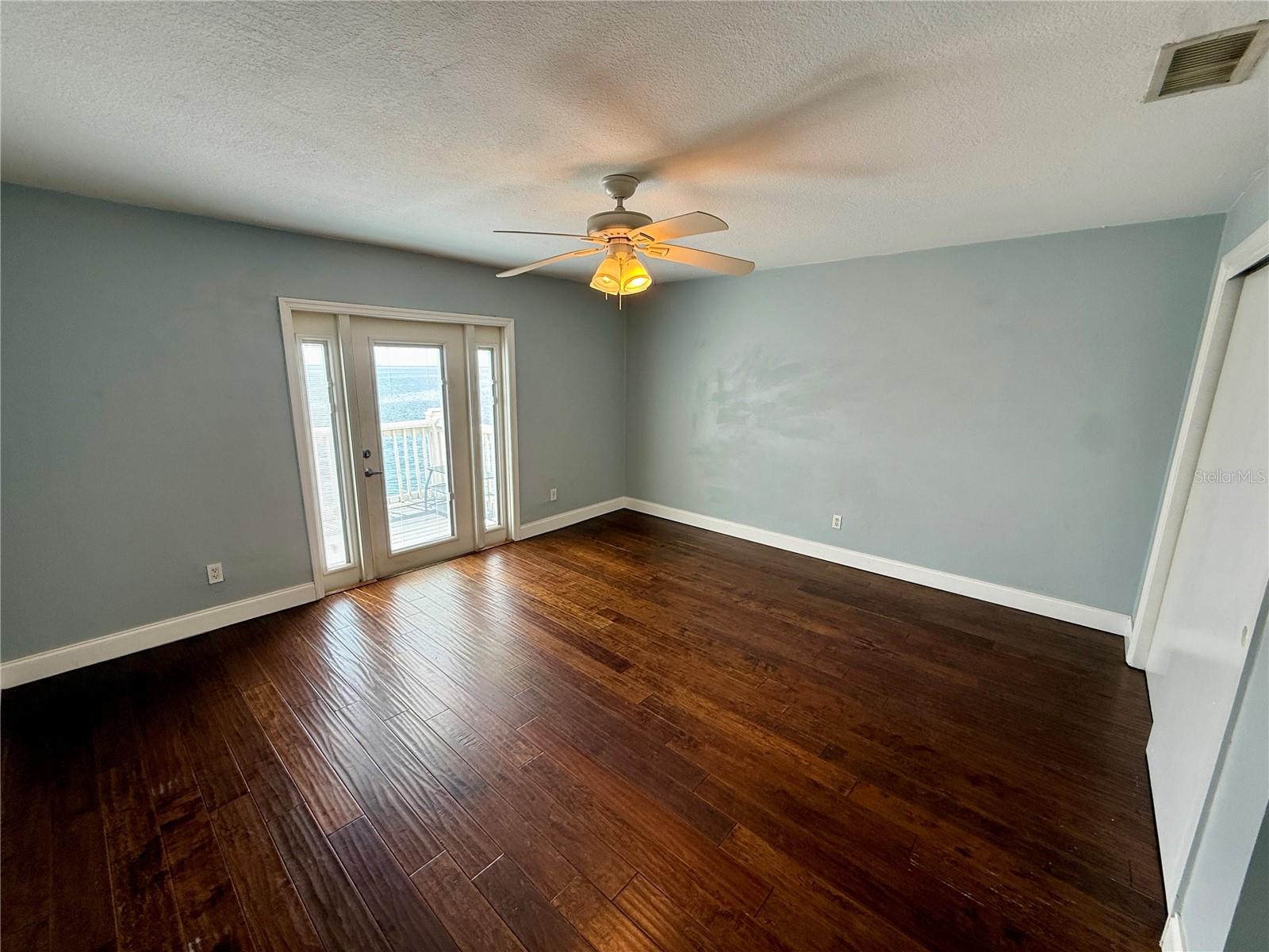Image 9 of 31 For 5066 Coquina Key Drive Se