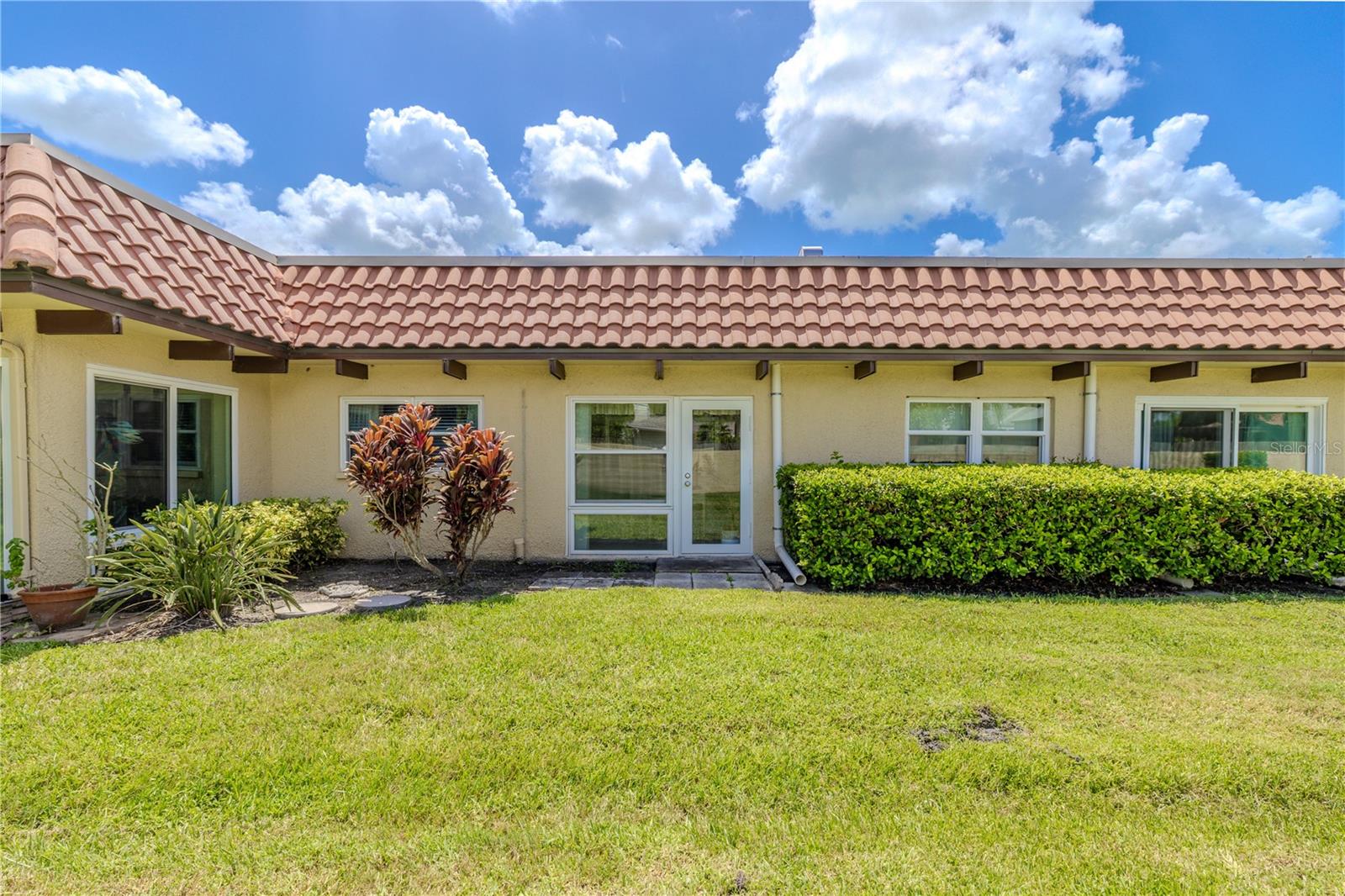 Image 22 of 31 For 1701 Pinehurst Road 19f