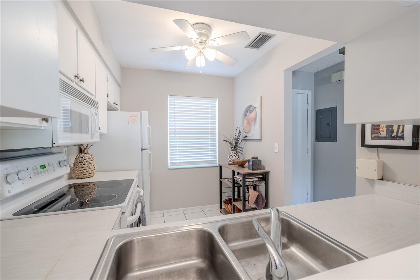 Image 7 of 31 For 1701 Pinehurst Road 19f