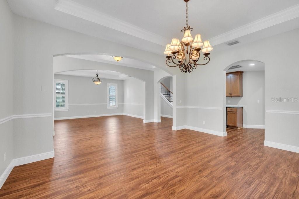 Listing photo id 9 for 16301 Dunlindale Drive