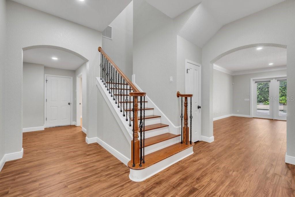 Listing photo id 13 for 16301 Dunlindale Drive