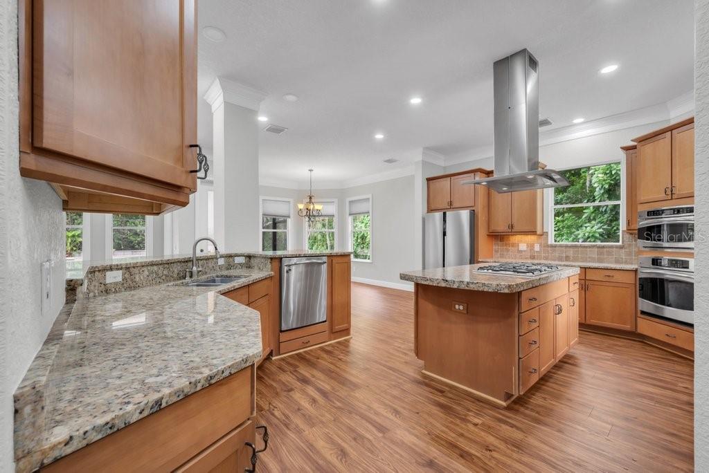 Listing photo id 14 for 16301 Dunlindale Drive
