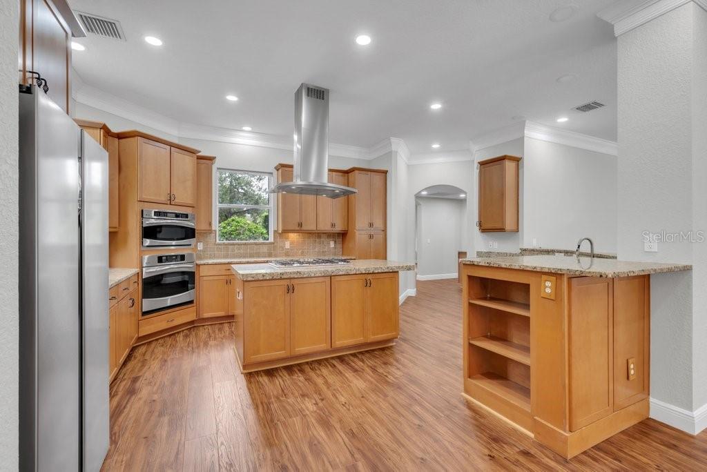 Listing photo id 15 for 16301 Dunlindale Drive