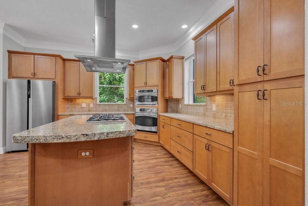 Listing photo id 16 for 16301 Dunlindale Drive