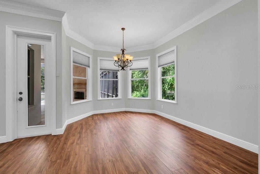 Listing photo id 19 for 16301 Dunlindale Drive