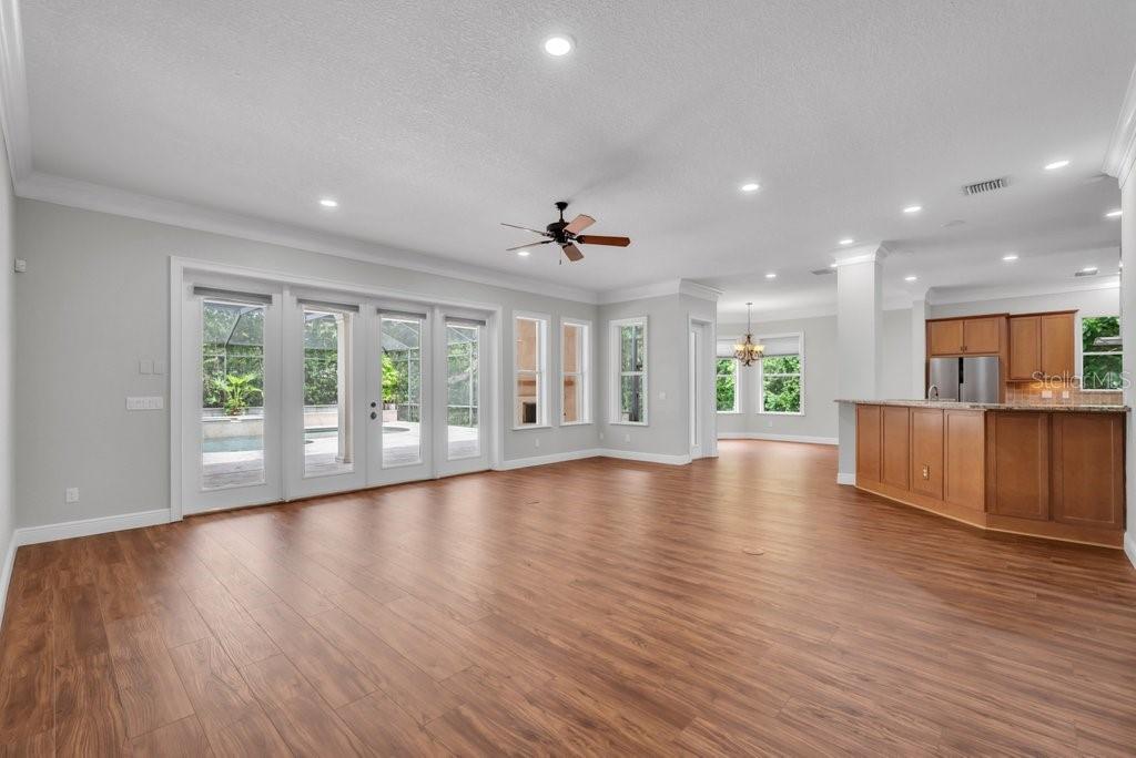 Listing photo id 20 for 16301 Dunlindale Drive
