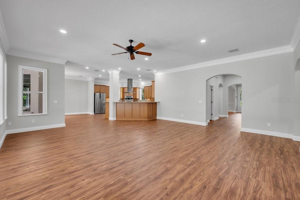 Listing photo id 21 for 16301 Dunlindale Drive