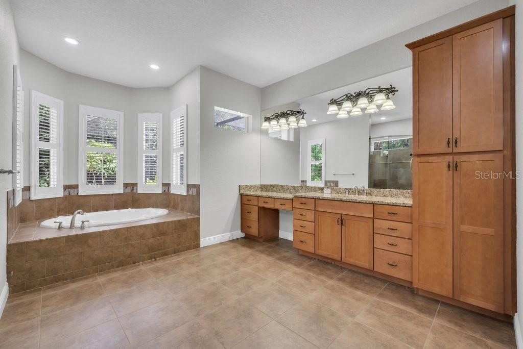 Listing photo id 27 for 16301 Dunlindale Drive