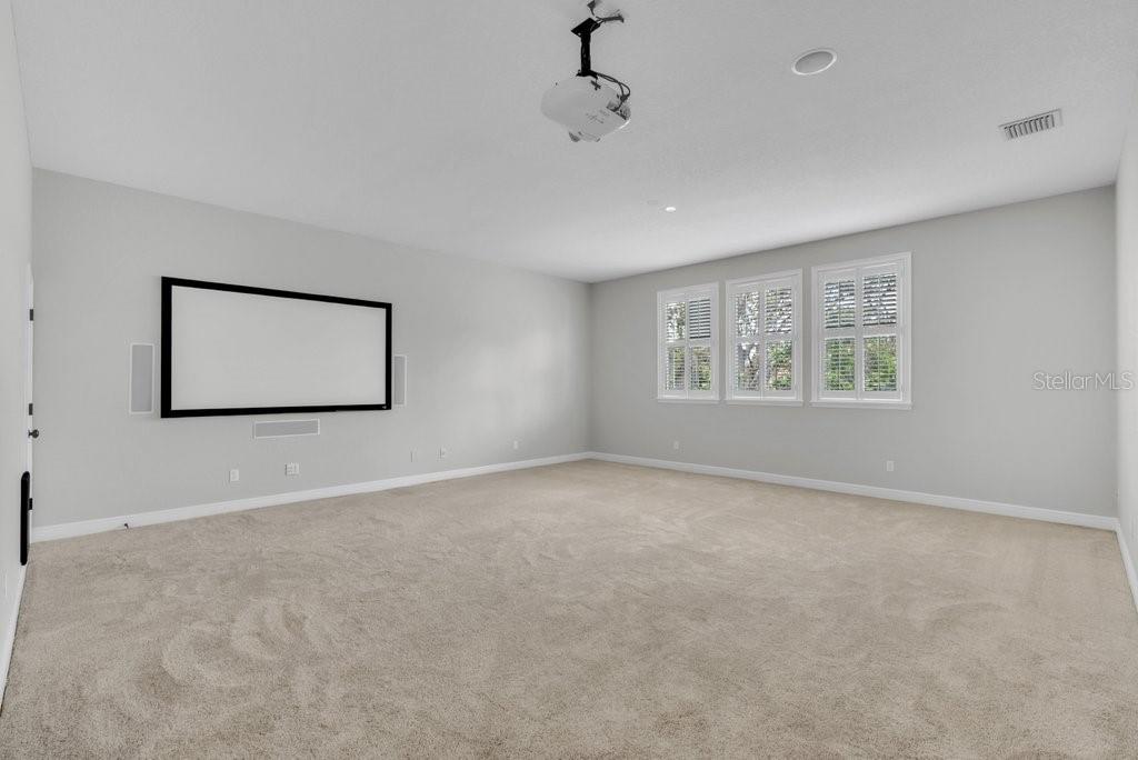 Listing photo id 33 for 16301 Dunlindale Drive