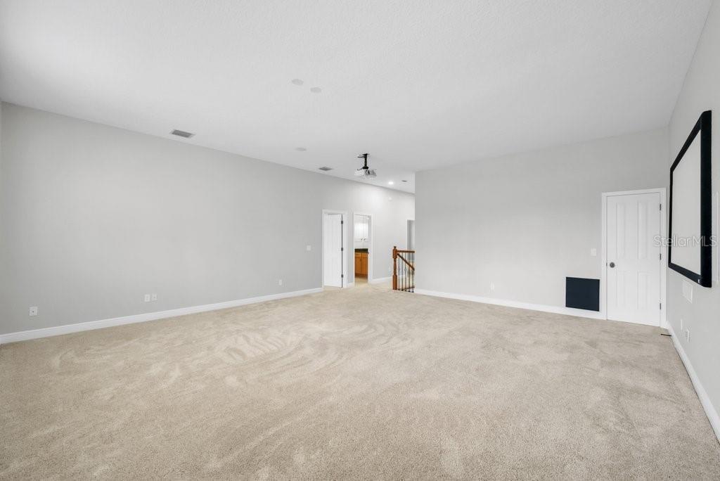 Listing photo id 34 for 16301 Dunlindale Drive
