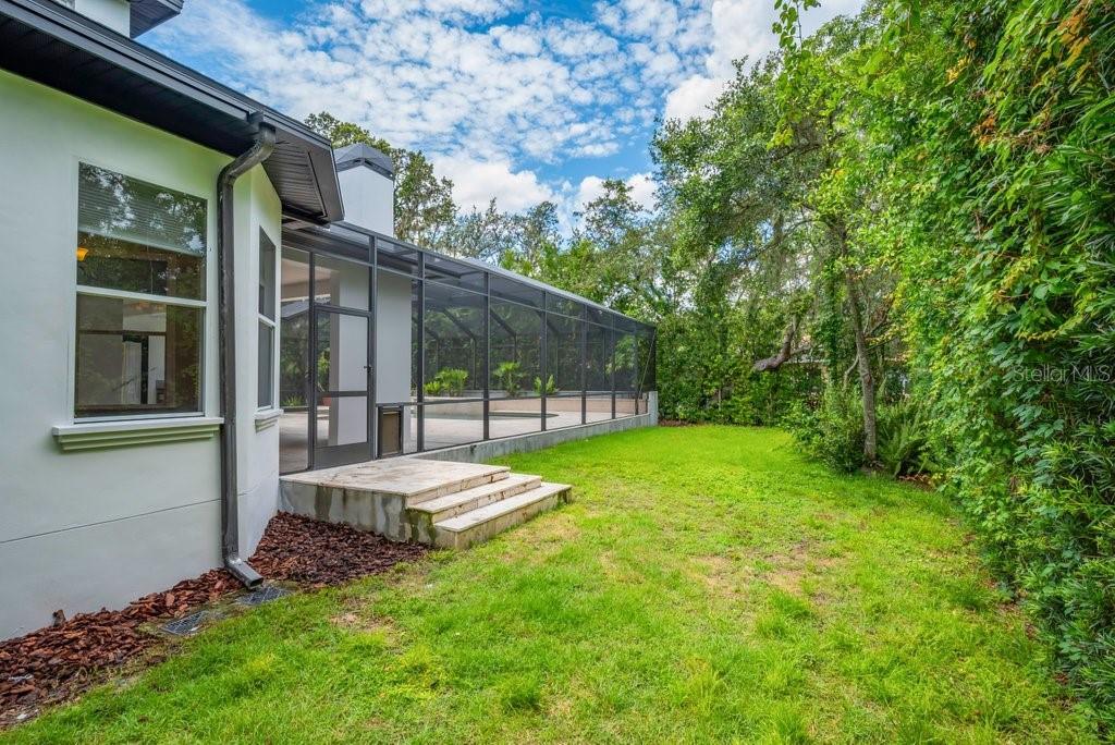 Listing photo id 49 for 16301 Dunlindale Drive
