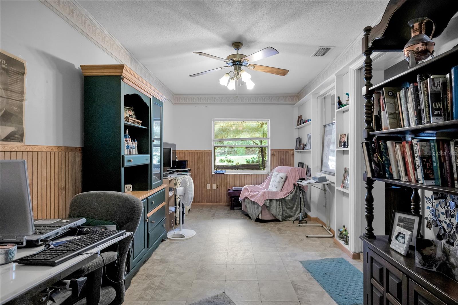 Image 18 of 38 For 1058 Breezy Drive