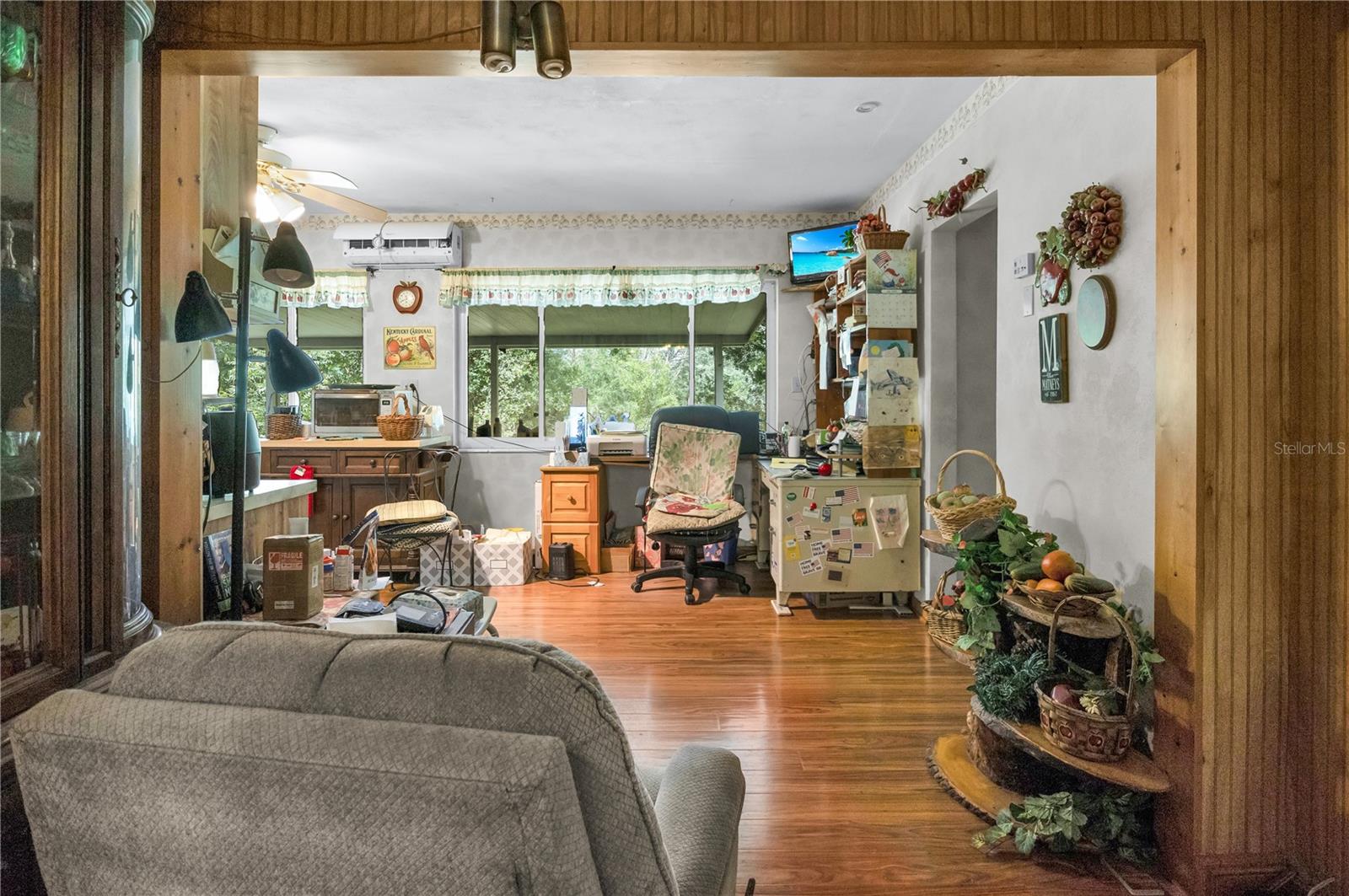 Image 19 of 38 For 1058 Breezy Drive