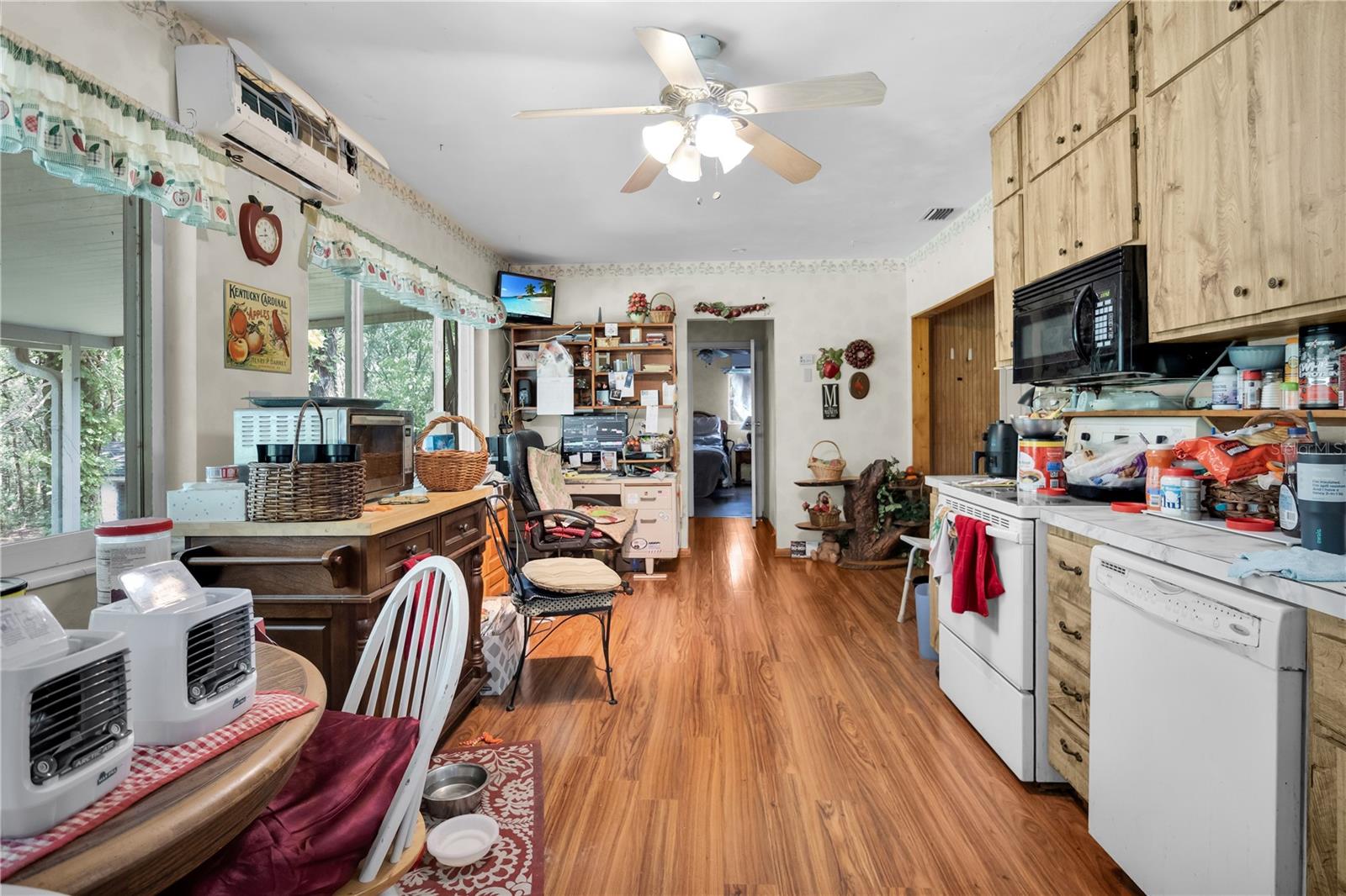 Image 23 of 38 For 1058 Breezy Drive