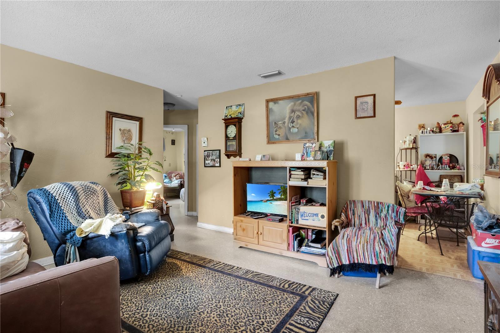 Image 8 of 38 For 1058 Breezy Drive