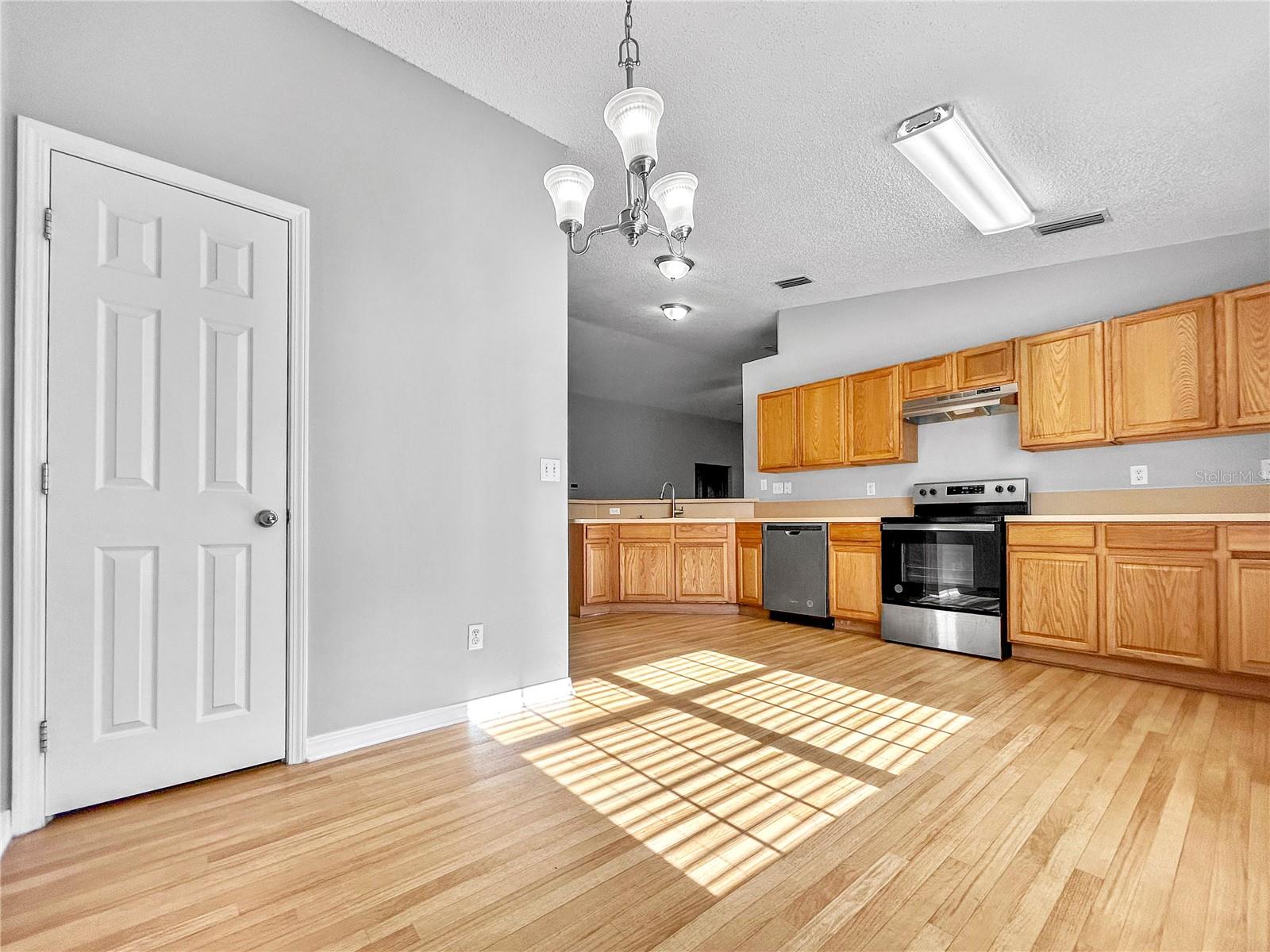 Image 4 of 16 For 6307 Ironside Drive S