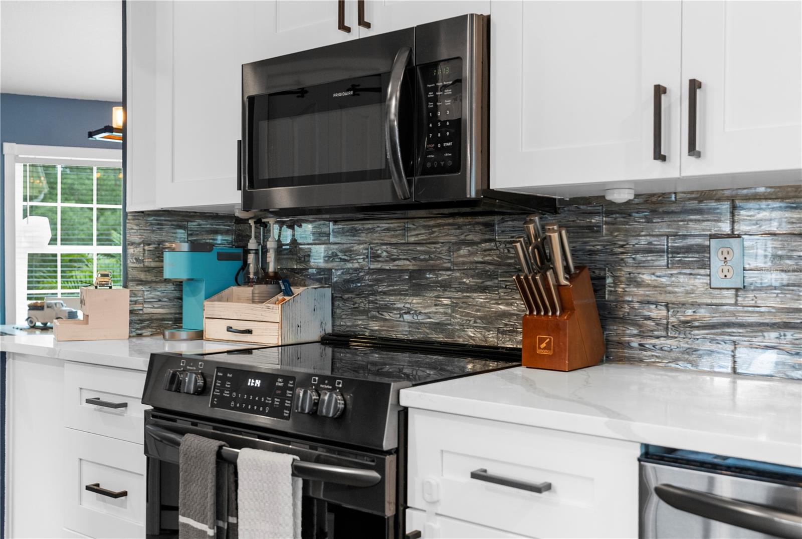 Listing photo id 13 for 9 Plumbago Court