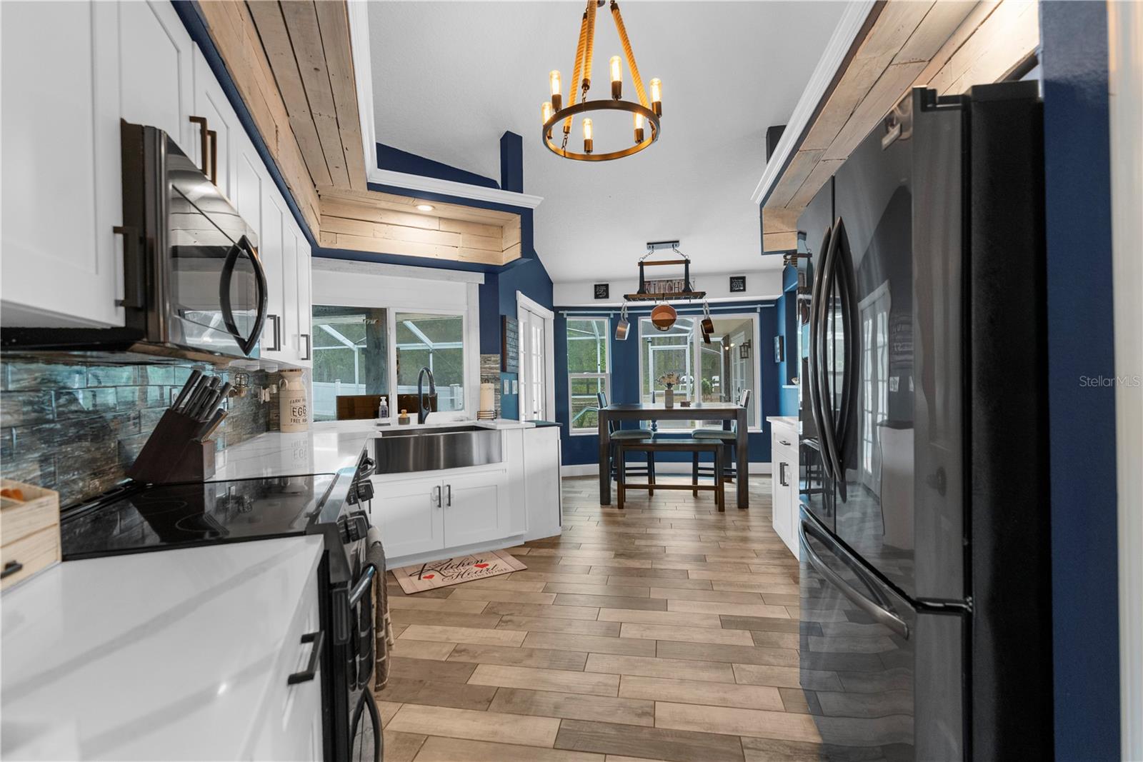 Listing photo id 14 for 9 Plumbago Court