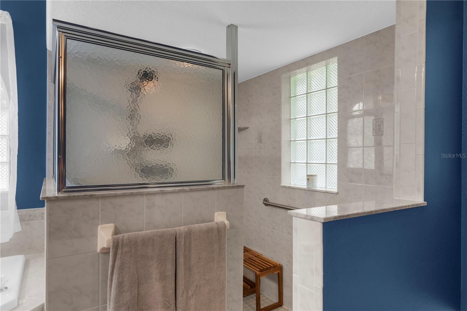 Listing photo id 27 for 9 Plumbago Court