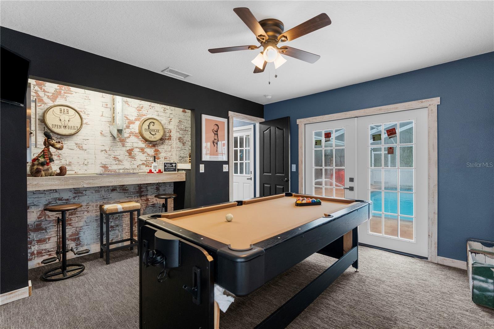 Listing photo id 34 for 9 Plumbago Court