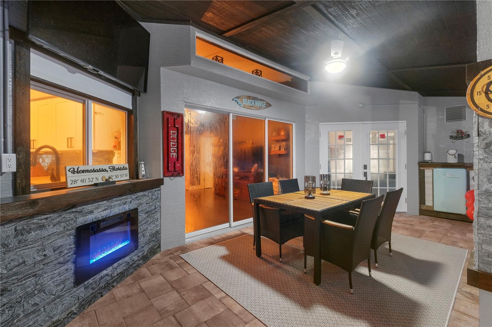 Listing photo id 36 for 9 Plumbago Court