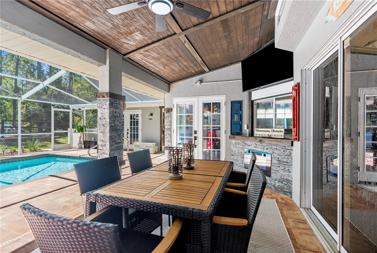 Listing photo id 38 for 9 Plumbago Court