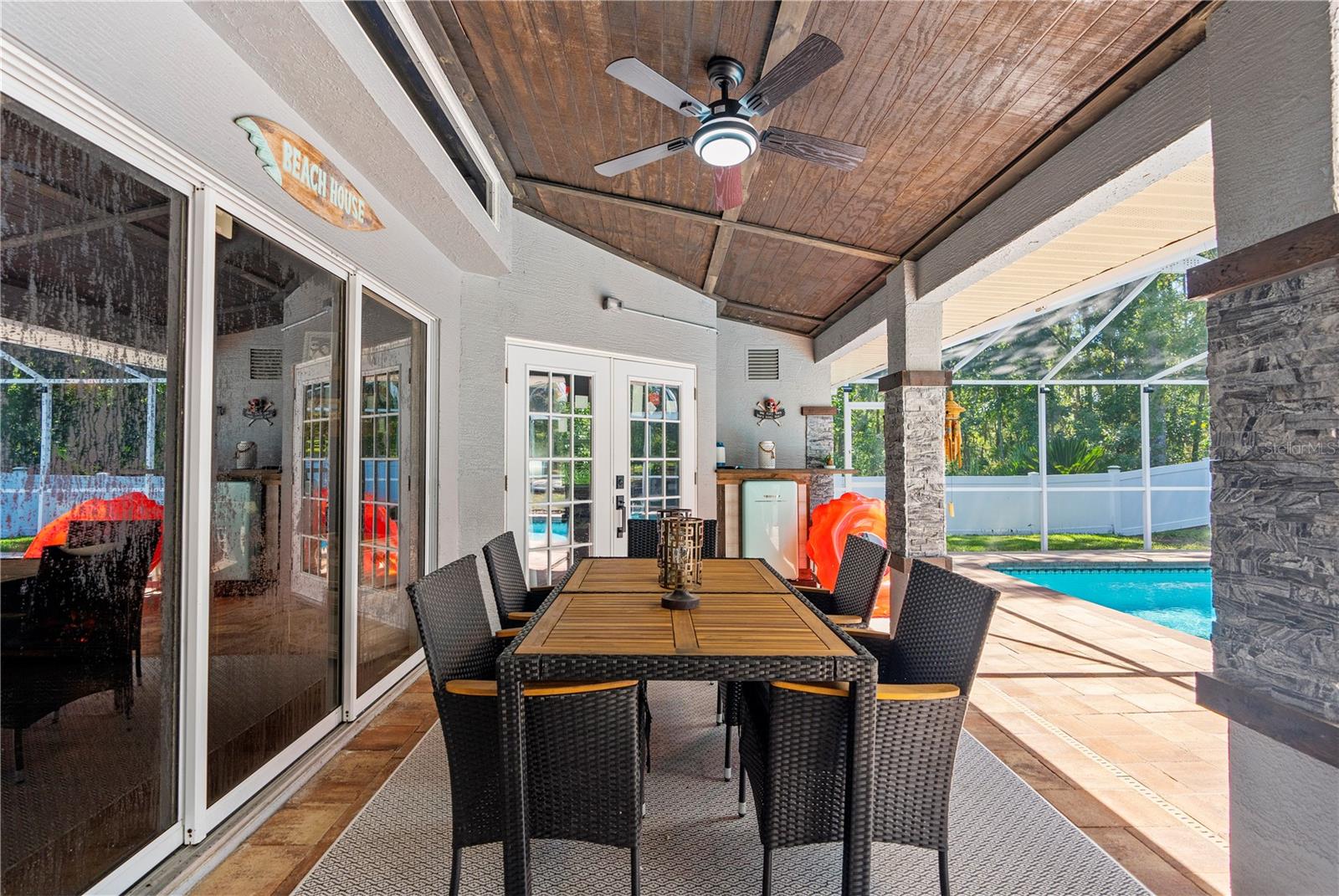 Listing photo id 39 for 9 Plumbago Court