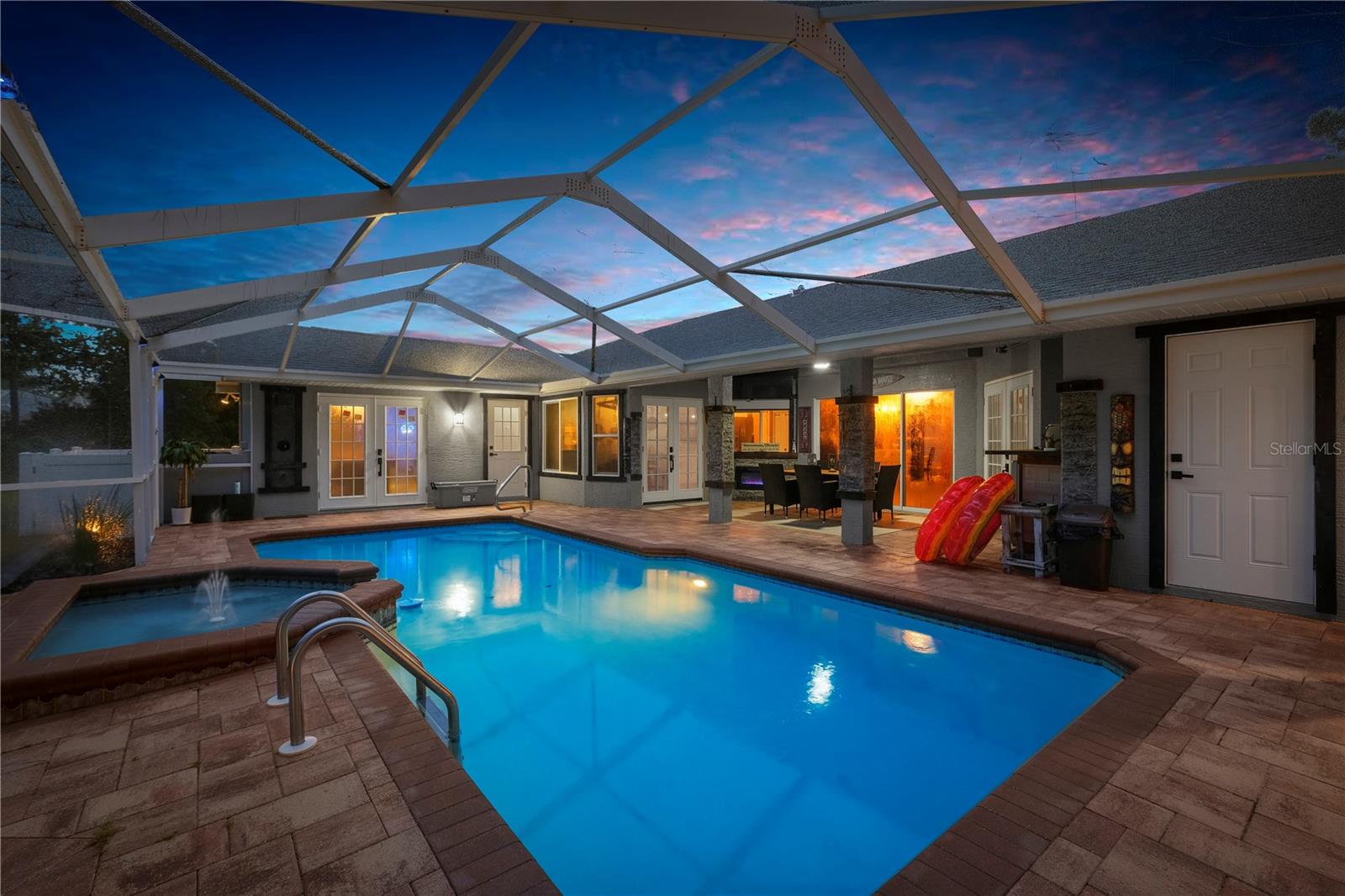 Listing photo id 40 for 9 Plumbago Court