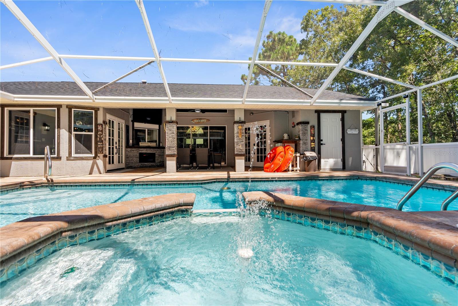 Listing photo id 41 for 9 Plumbago Court