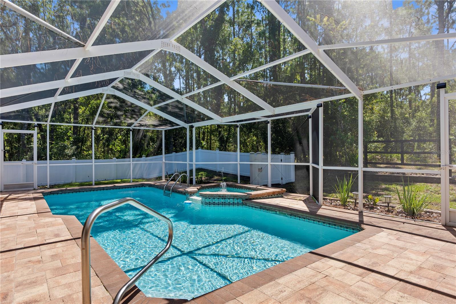 Listing photo id 43 for 9 Plumbago Court