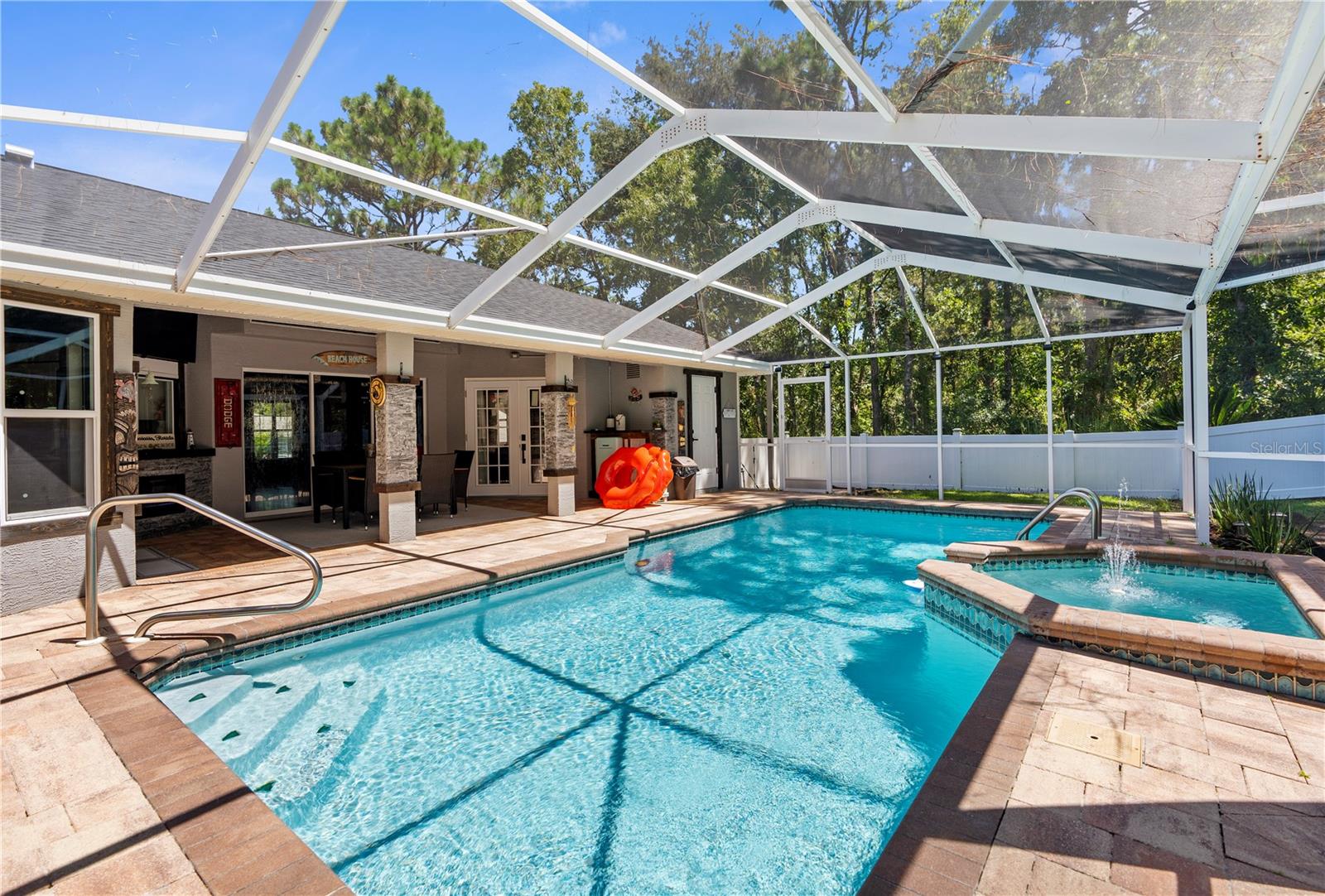 Listing photo id 45 for 9 Plumbago Court