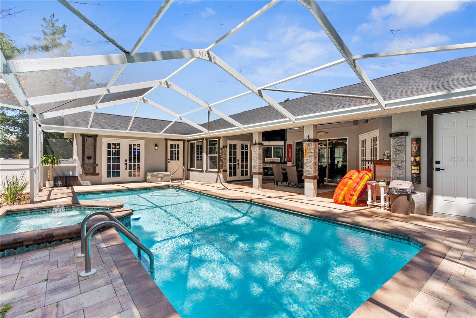 Listing photo id 46 for 9 Plumbago Court