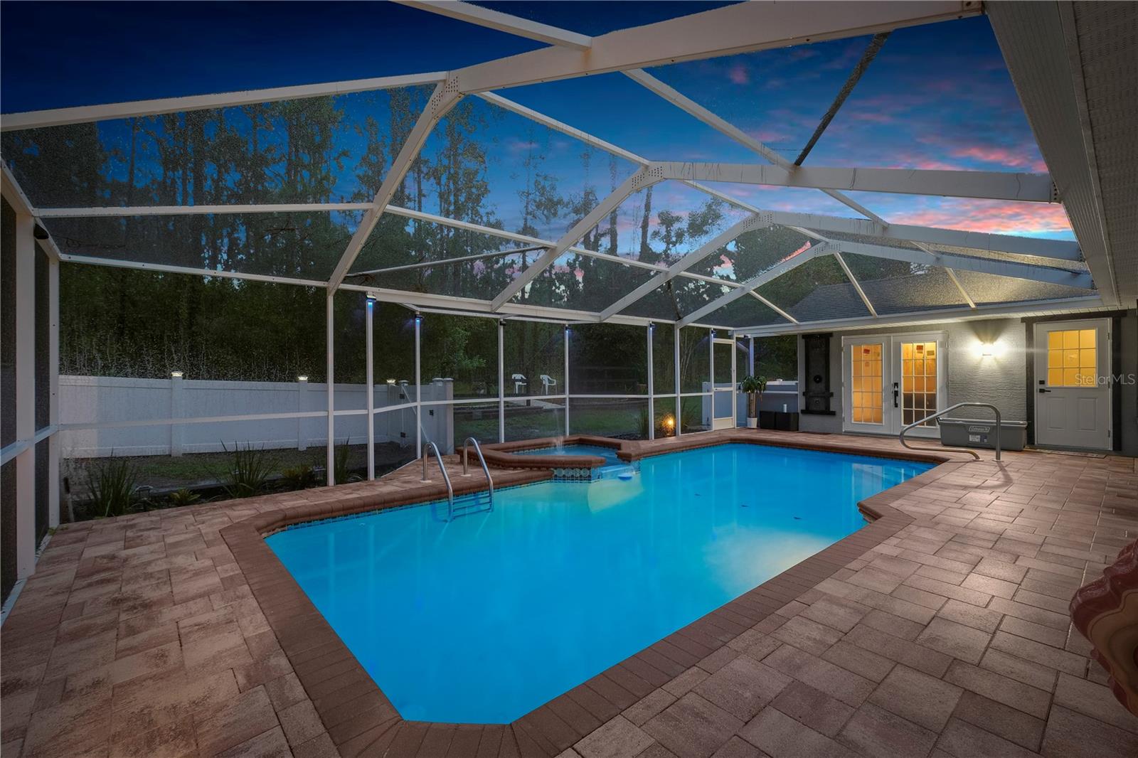 Listing photo id 49 for 9 Plumbago Court