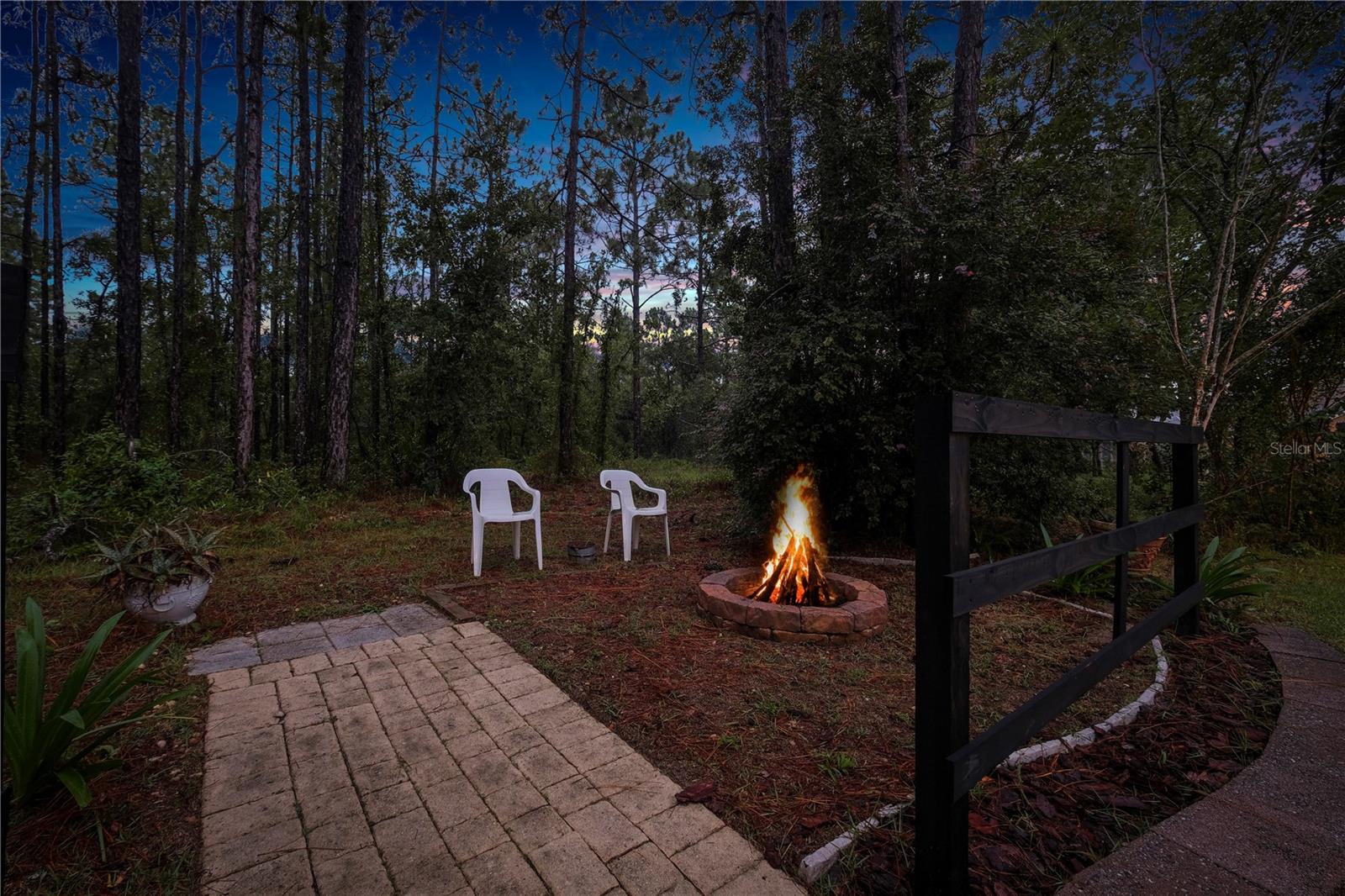 Listing photo id 50 for 9 Plumbago Court