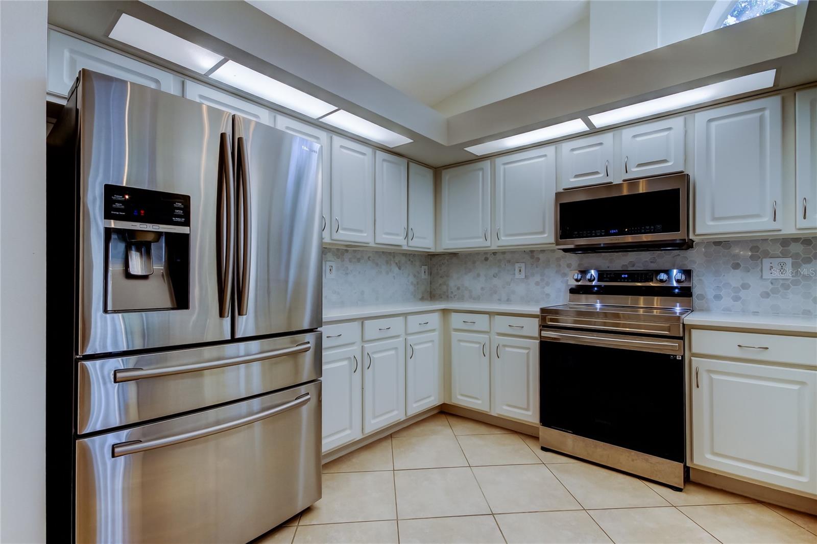Image 7 of 47 For 4967 162nd Avenue N