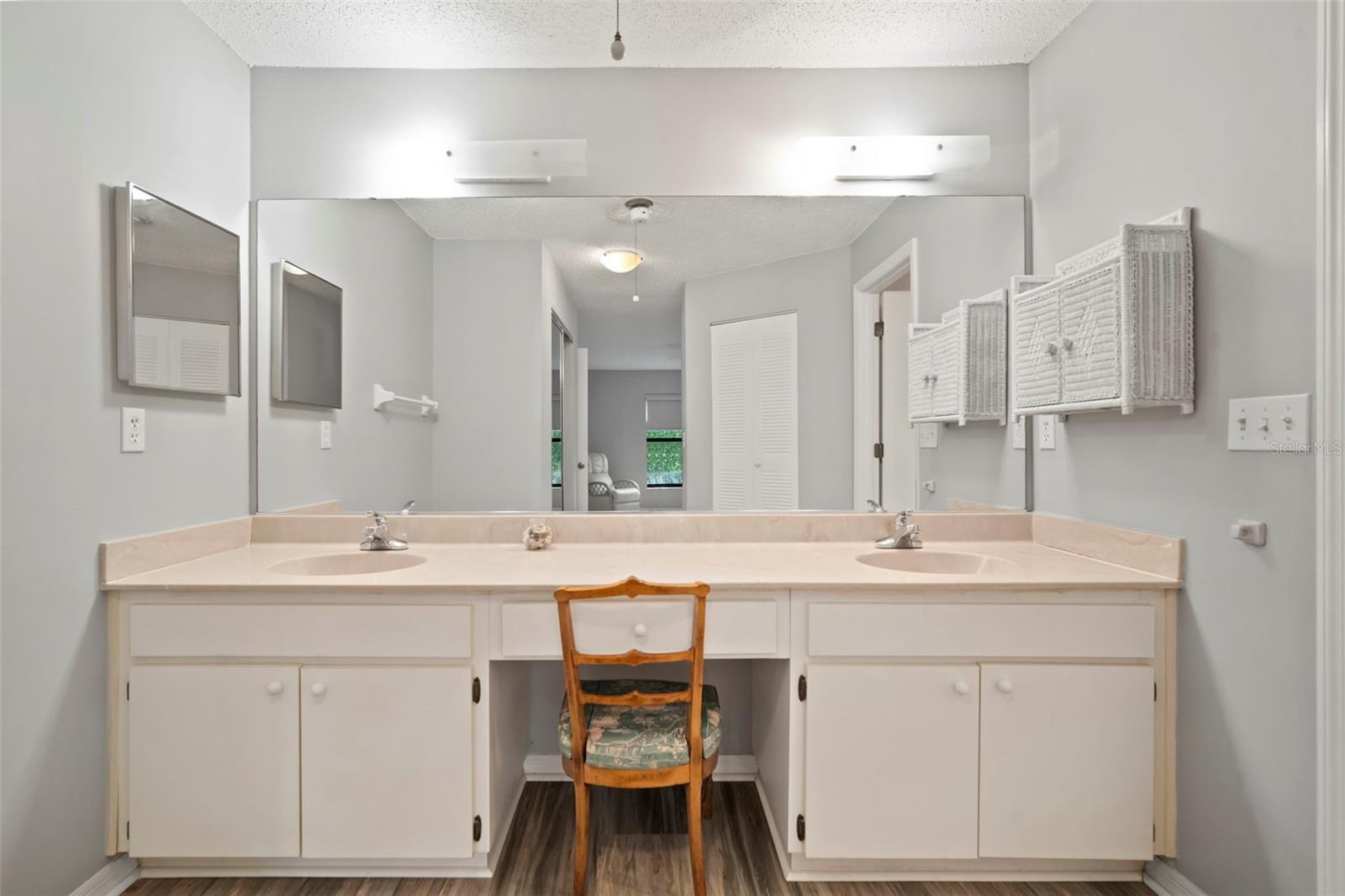 Image 12 of 41 For 1609 Laughton Place