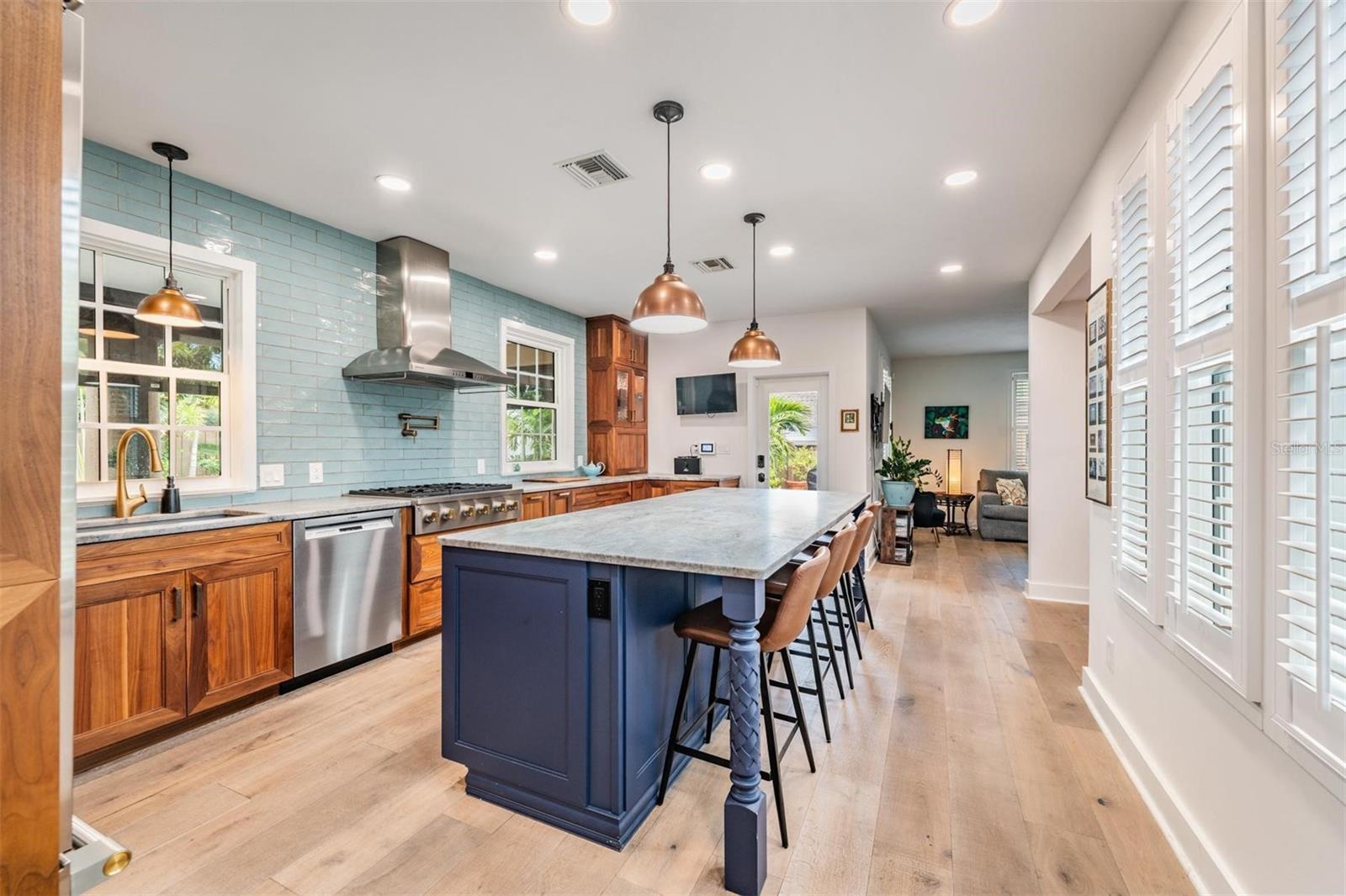 Image 13 of 66 For 125 13th Avenue N