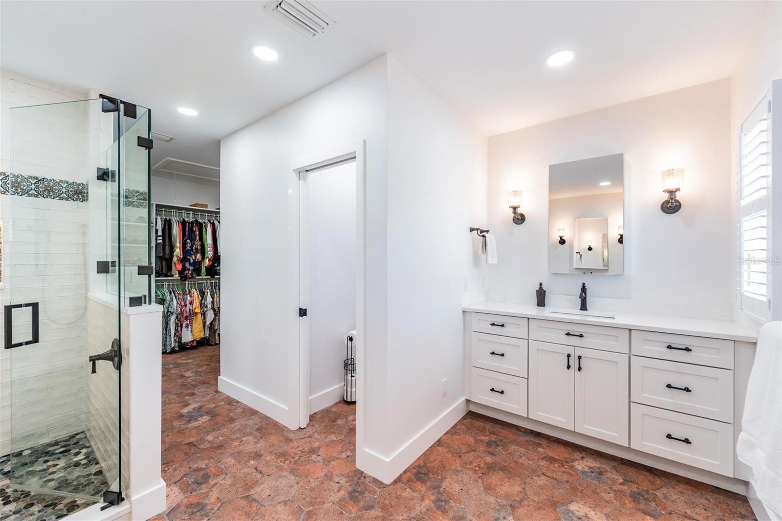 Image 38 of 66 For 125 13th Avenue N