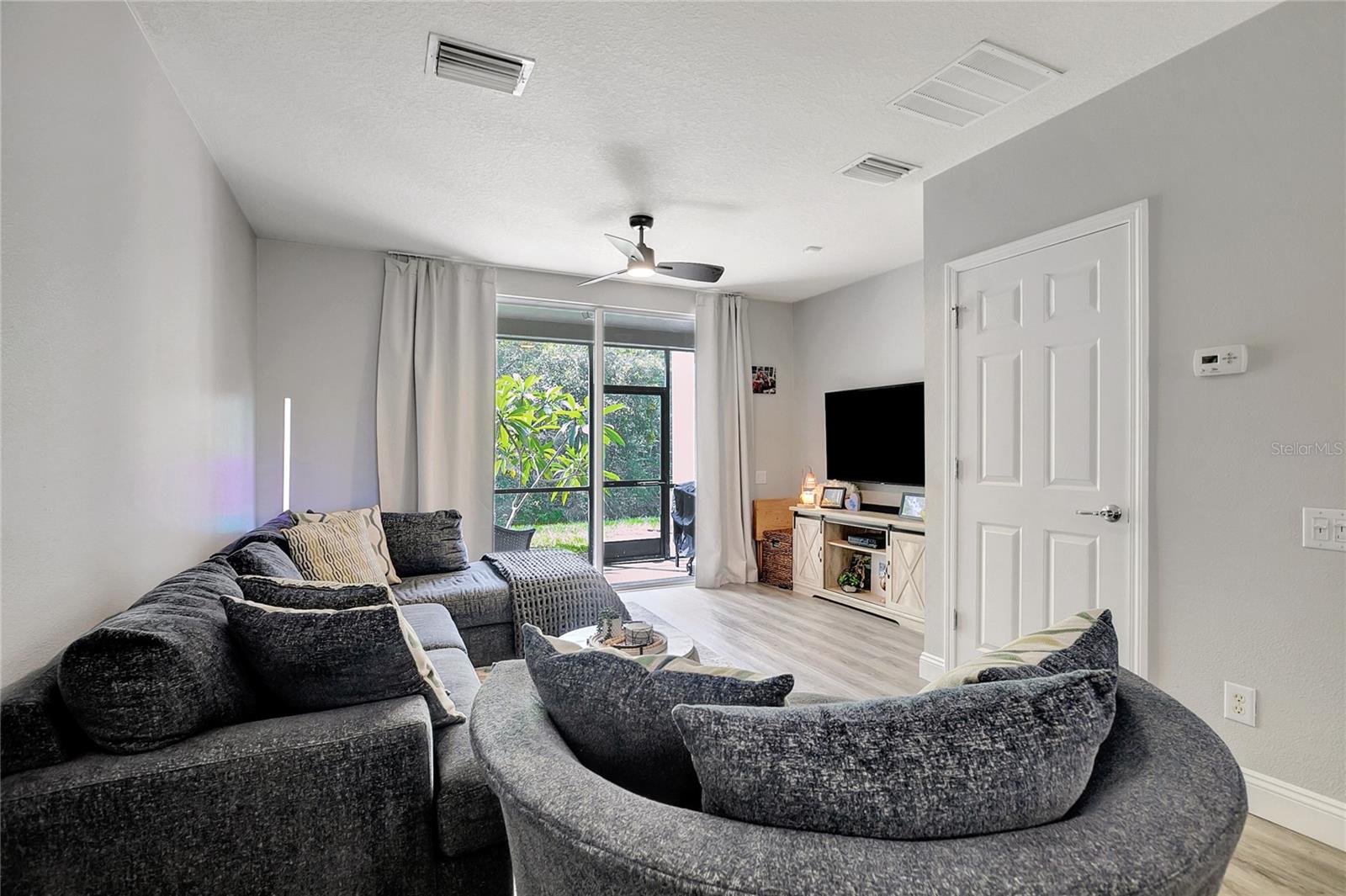 Image 17 of 67 For 10455 Westpark Preserve Boulevard