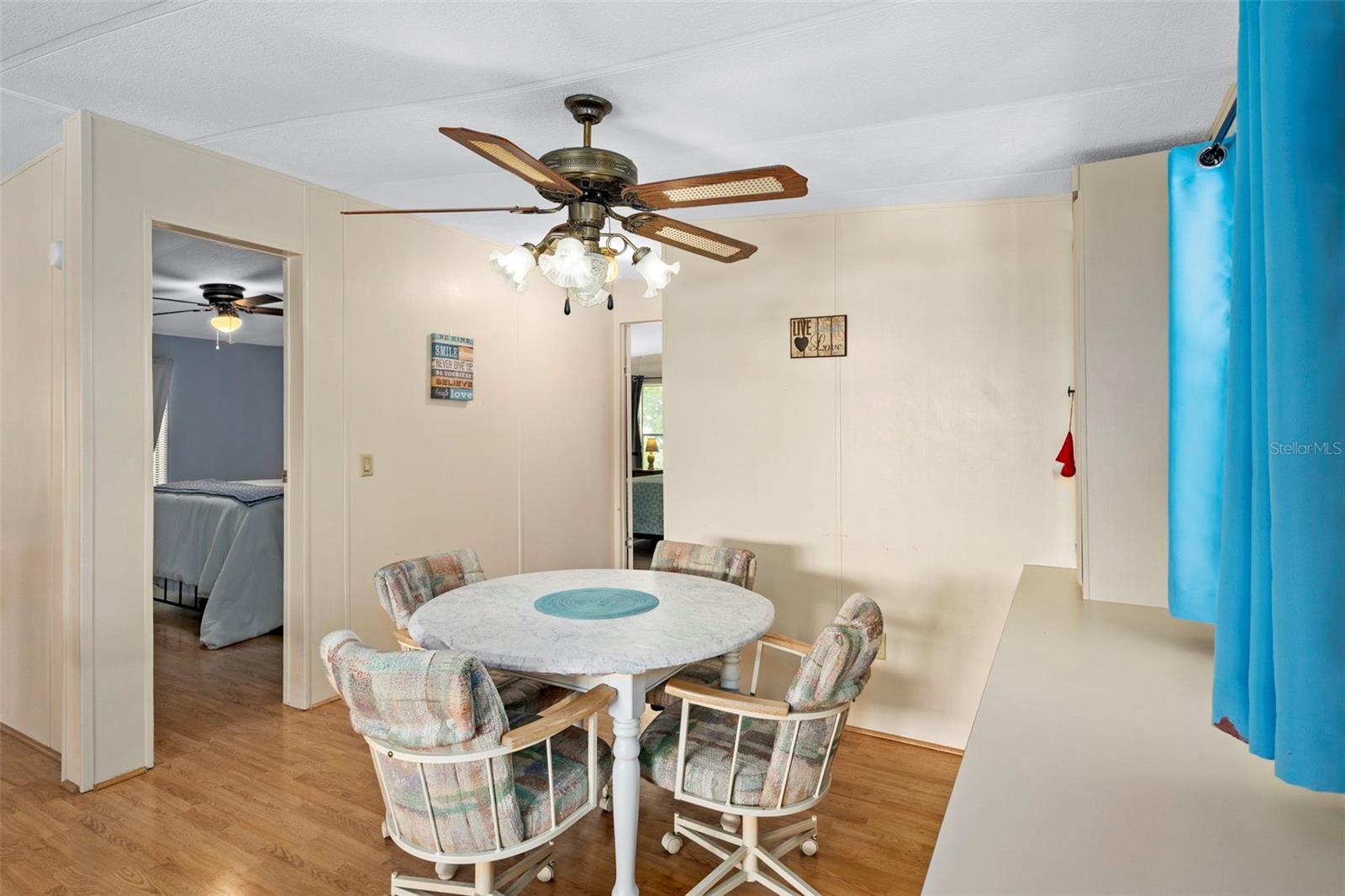 Listing photo id 15 for 8123 Dalavan Drive
