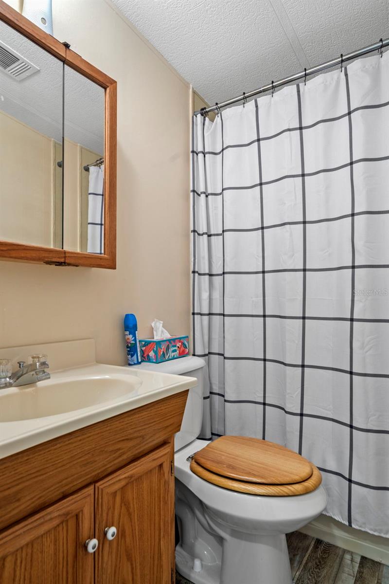 Listing photo id 20 for 8123 Dalavan Drive