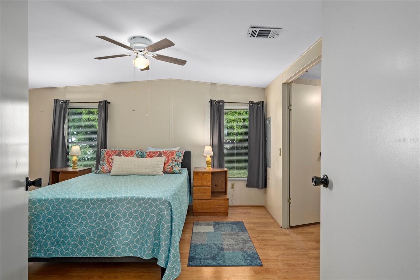 Listing photo id 25 for 8123 Dalavan Drive