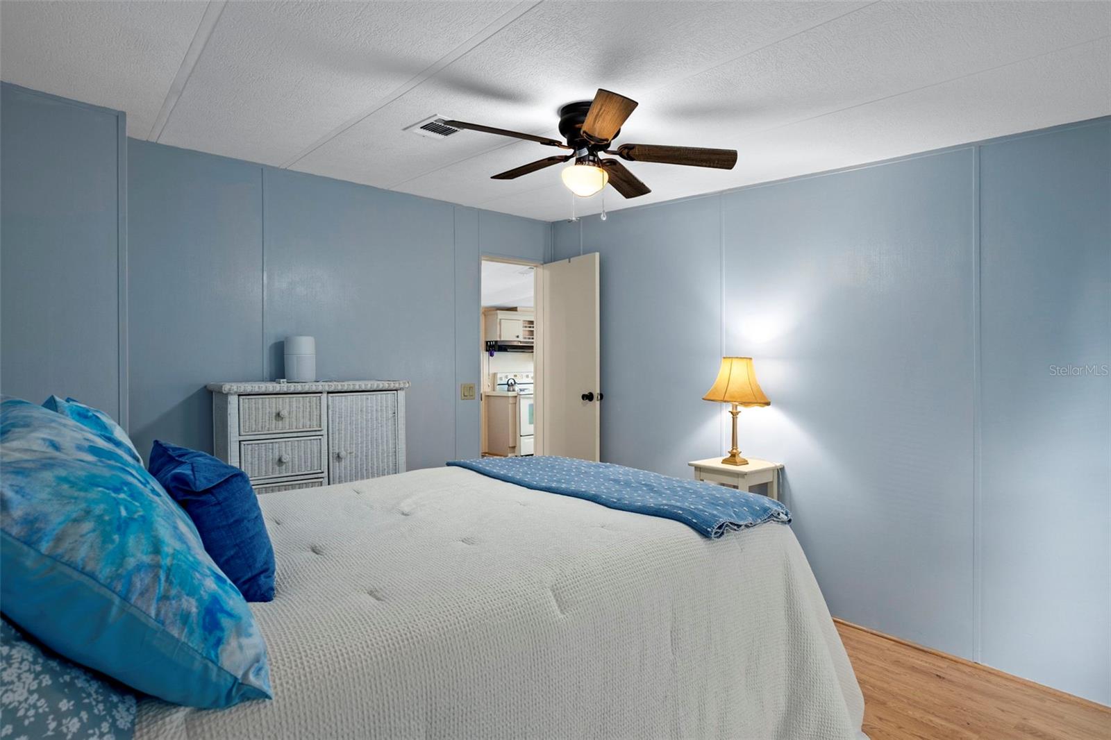 Listing photo id 26 for 8123 Dalavan Drive