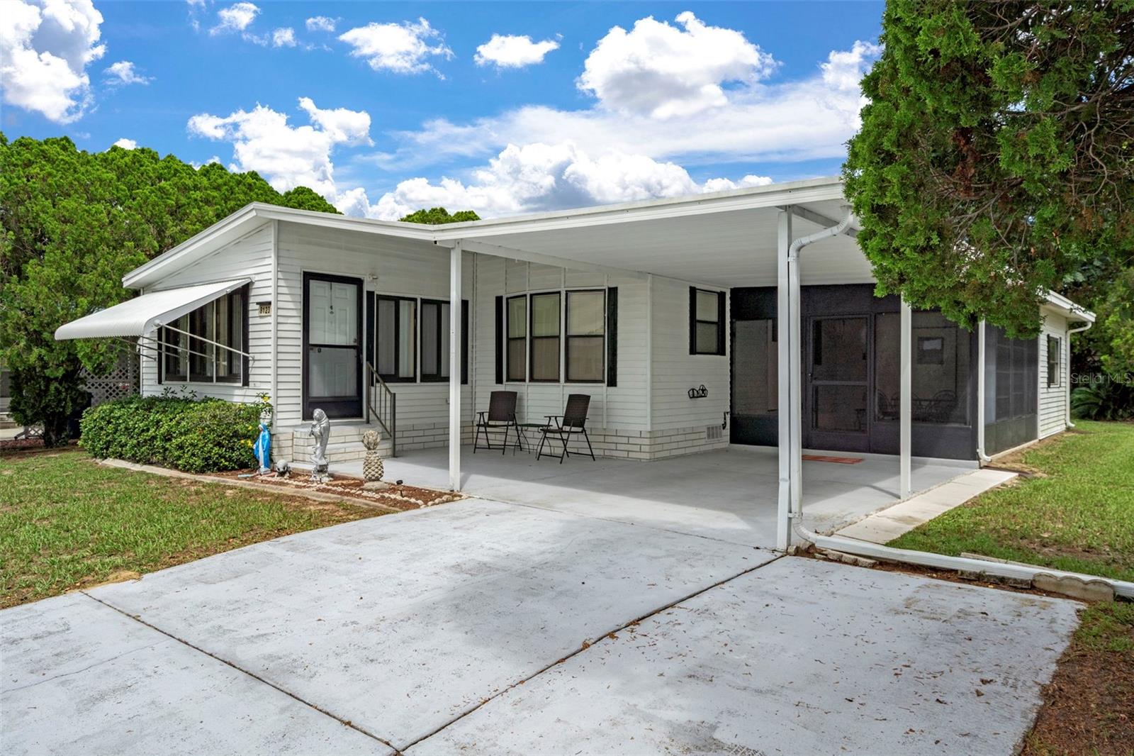 Listing photo id 1 for 8123 Dalavan Drive