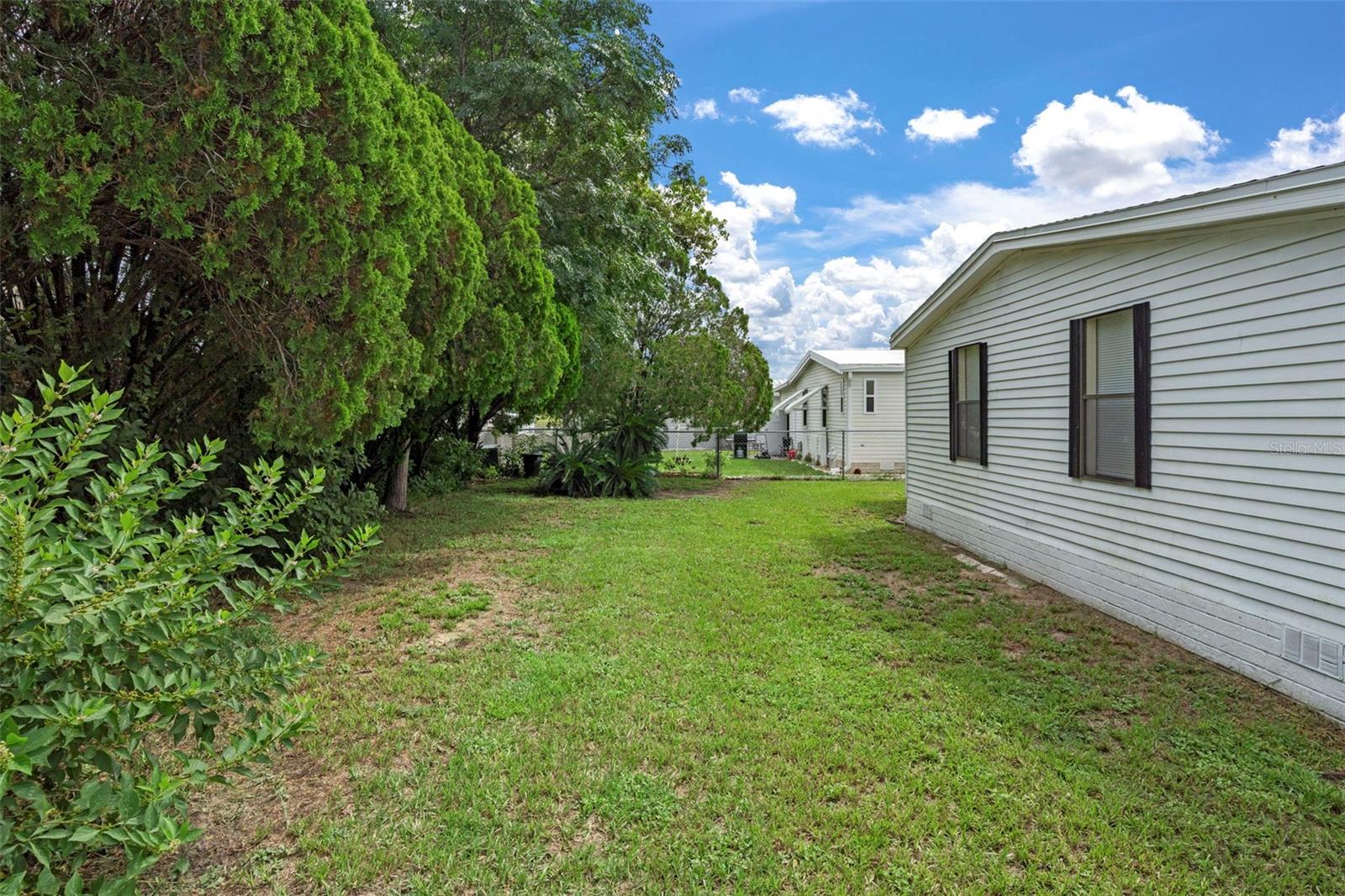 Listing photo id 30 for 8123 Dalavan Drive